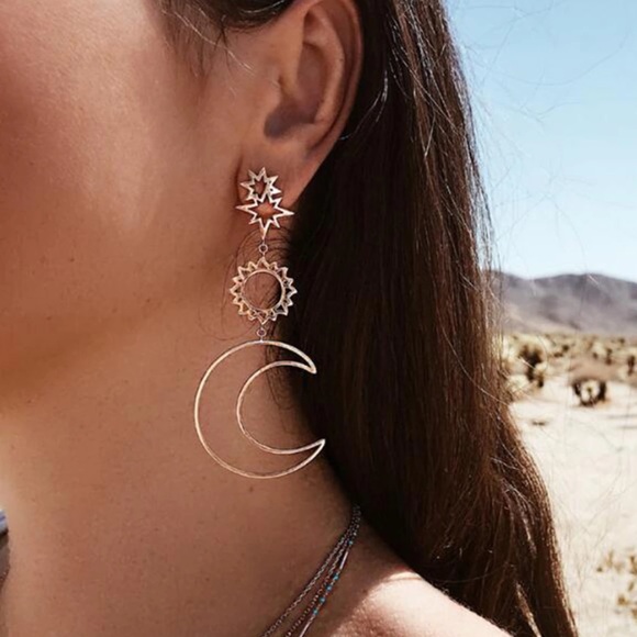 Marvelous Long Gold Sun & Moon Earrings (V1) - Picture 4 of 8